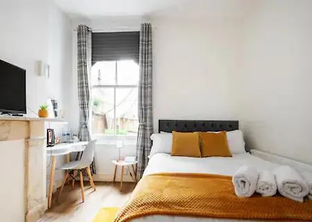 Alross Room With Breakfast London Exterior photo