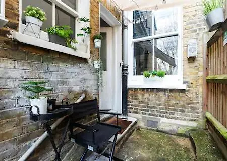 Alross Room With Breakfast London Exterior photo